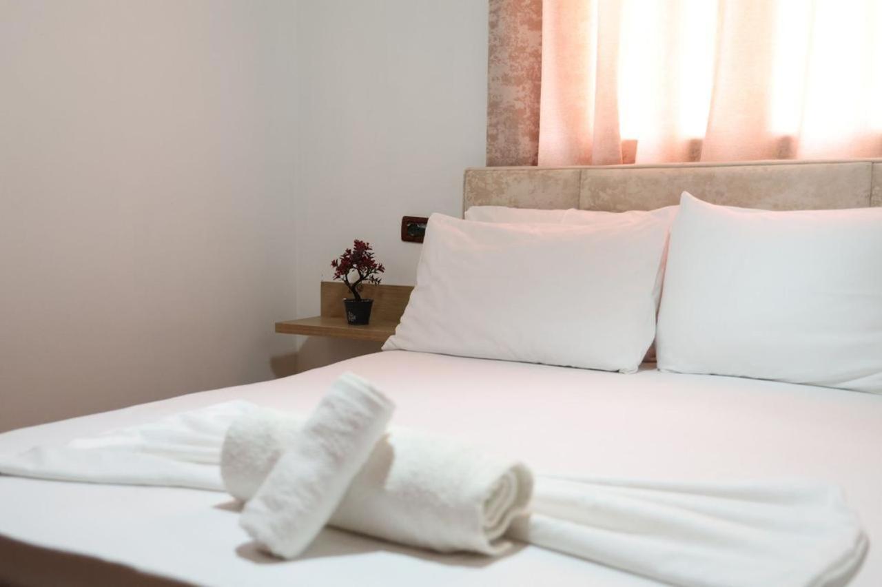 Apartments Villa Luti Stjar Kültér fotó
