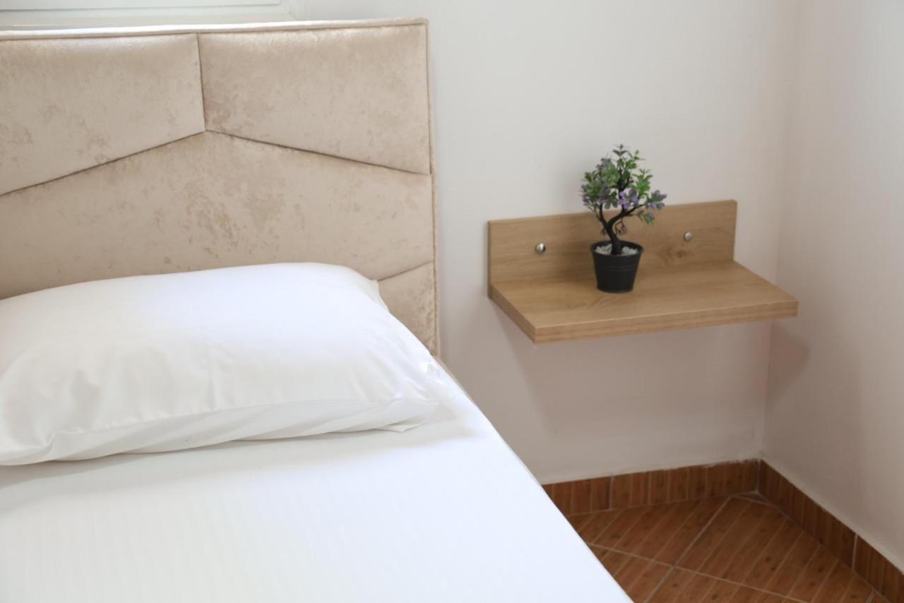 Apartments Villa Luti Stjar Kültér fotó