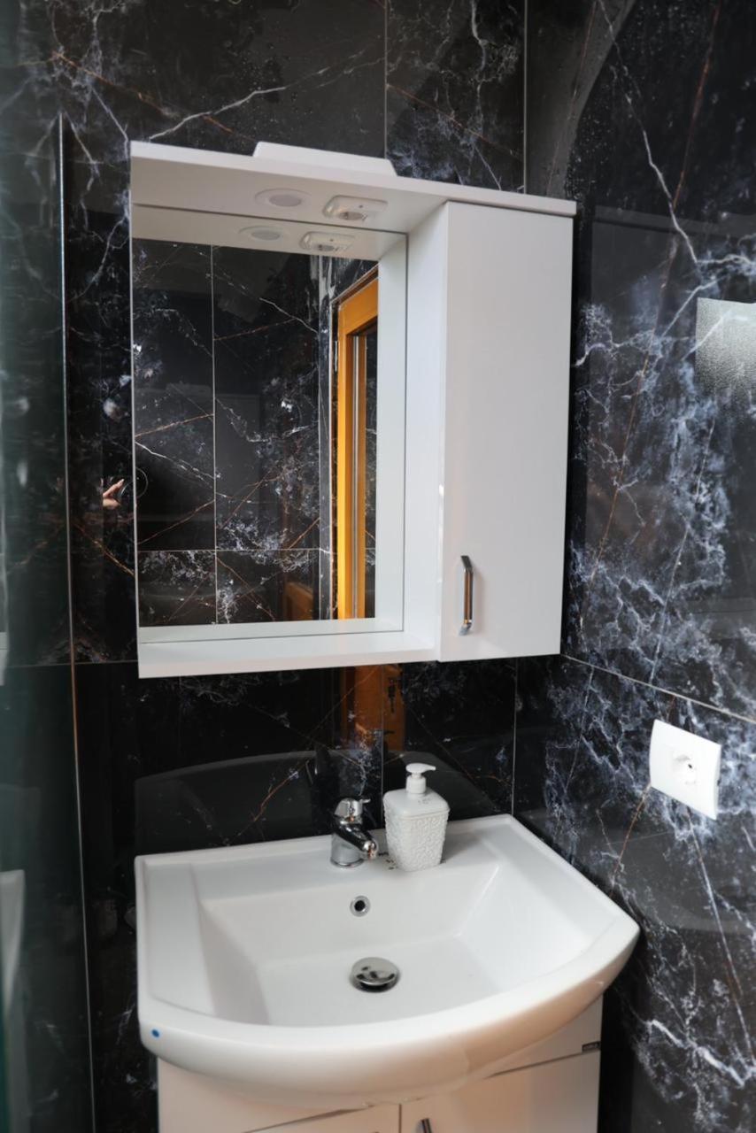 Apartments Villa Luti Stjar Kültér fotó