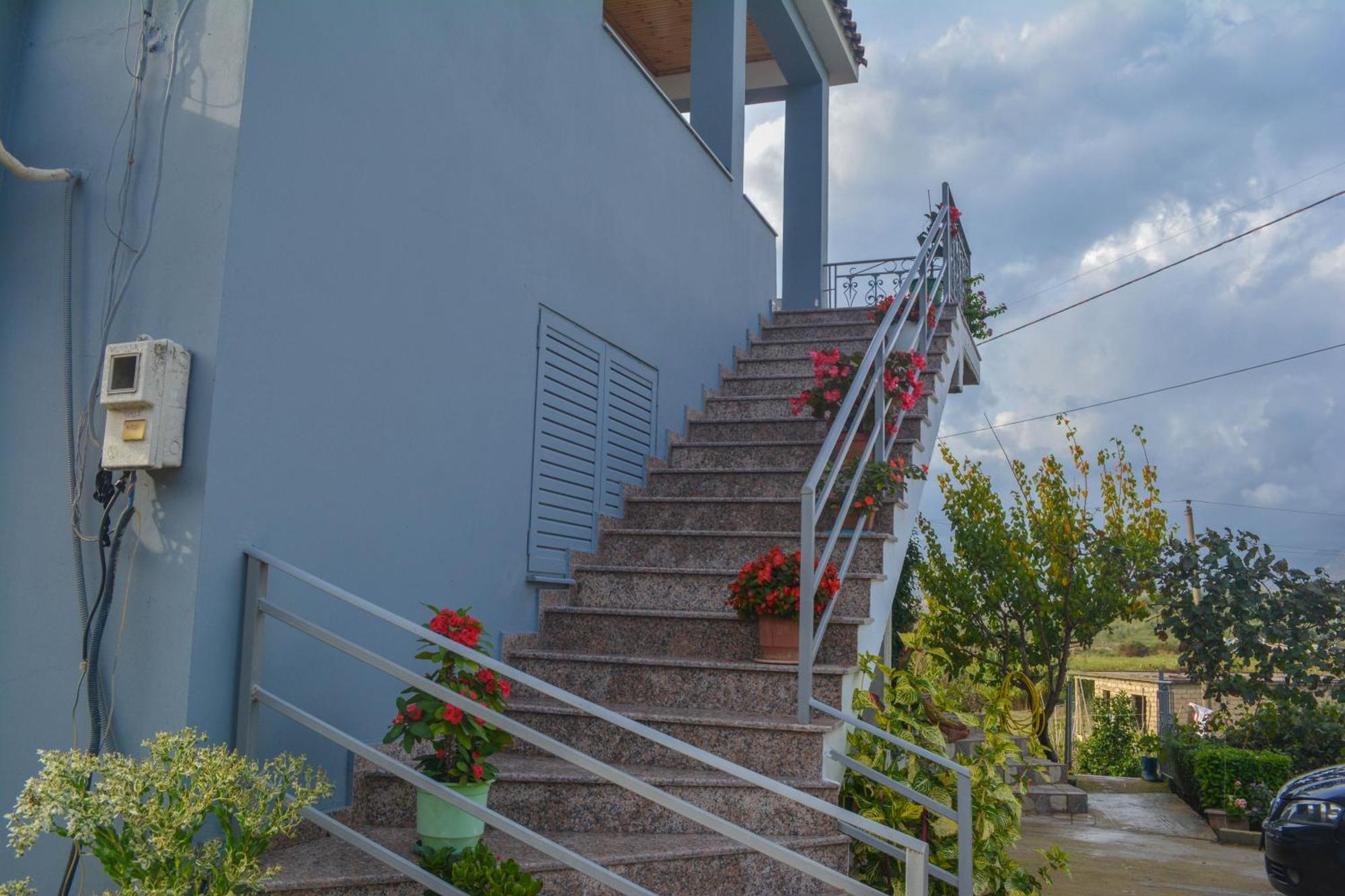 Apartments Villa Luti Stjar Kültér fotó